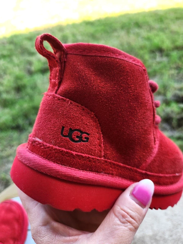 Ugg Neumel II "ROJO" niño pequeño 9C Foto 4 de 4