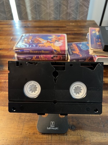 Walt Disney's Robin Hood Black Diamond Classic VHS Black Clamshell Case - Picture 4 of 4