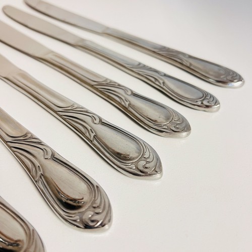 Farberware MAJESTIC Stainless Steel Chrome Indonesia - 8 Dinner Knives - Solid - Picture 9 of 11