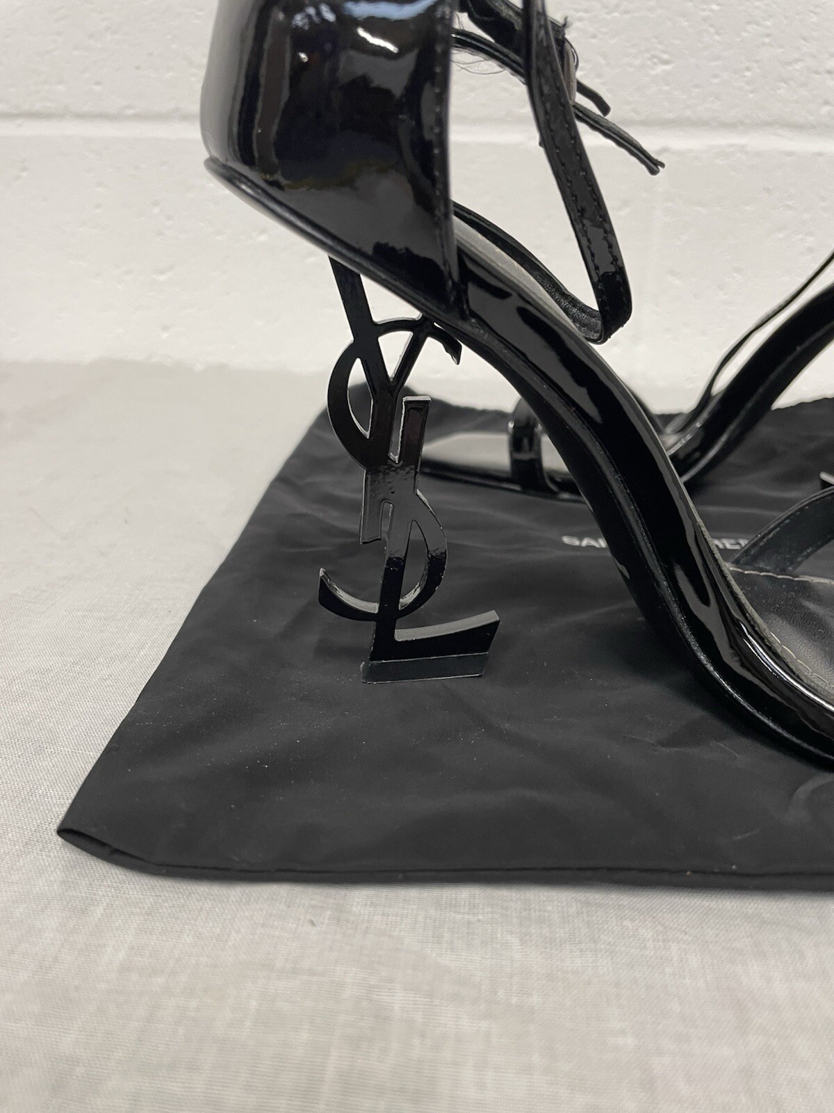 Sandali SAINT LAURENT PARIS YSL tacco vernice 38 euro neri autentici donna