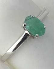 925 Sterling Silver Solitaire OVAL CUT EMERALD GEMSTONE Ring Size: 6