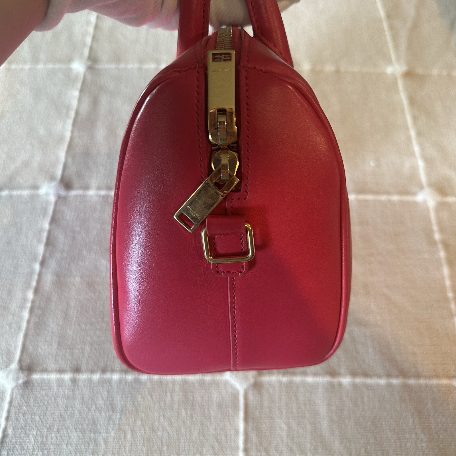 SAINT LAURENT YSL Borsone a tracolla classico in pelle rosa per bambini con ferramenta oro