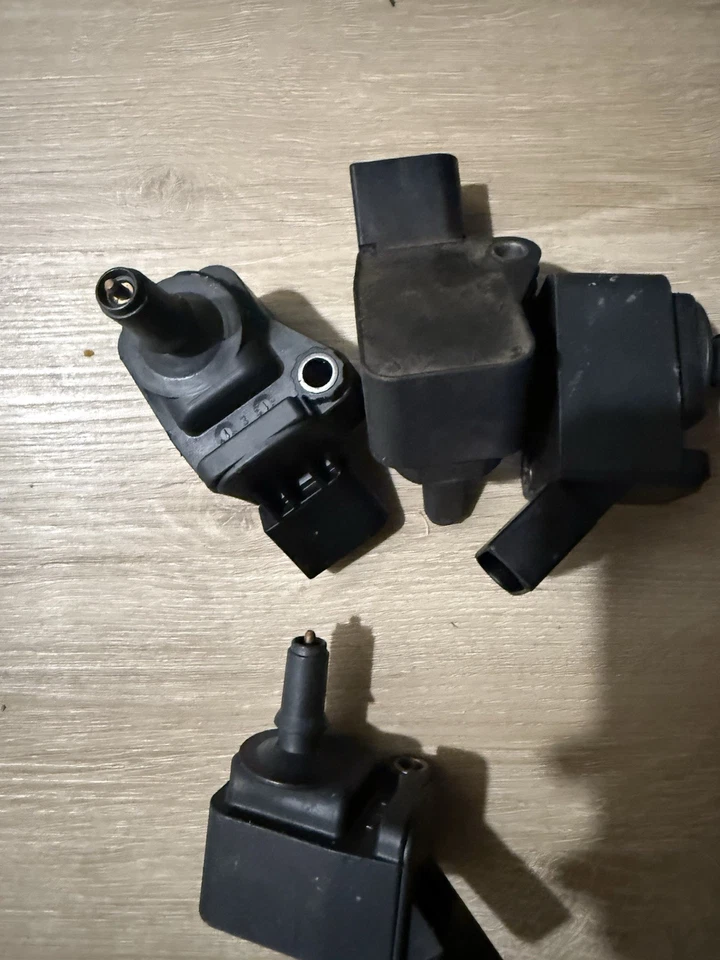 VW / Audi Ignition Coil Pack + 4 Iridium Spark plugs OEM Part 06J-905-110-F - Изображение 2 из 4