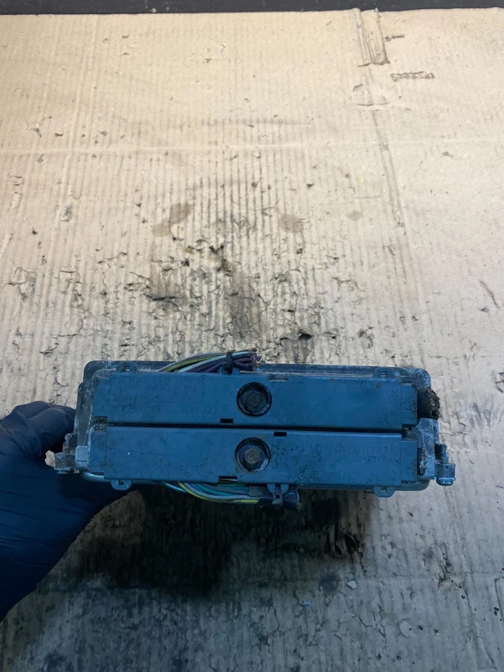 Módulo de control del motor Silverado Tahoe 2001-2002 computadora ECM ECU v2319 DG Foto 2 de 4