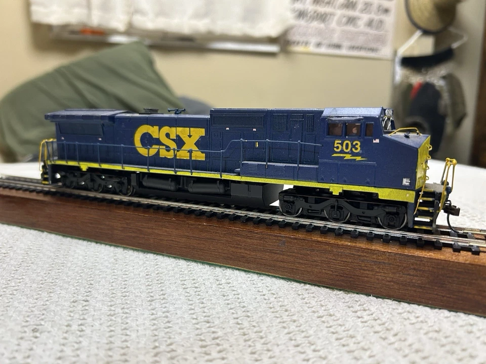 HO Bachmann Spectrum CSX #503 ES44AC Diesel Locomotive - (AS IS) - Image 3 of 4