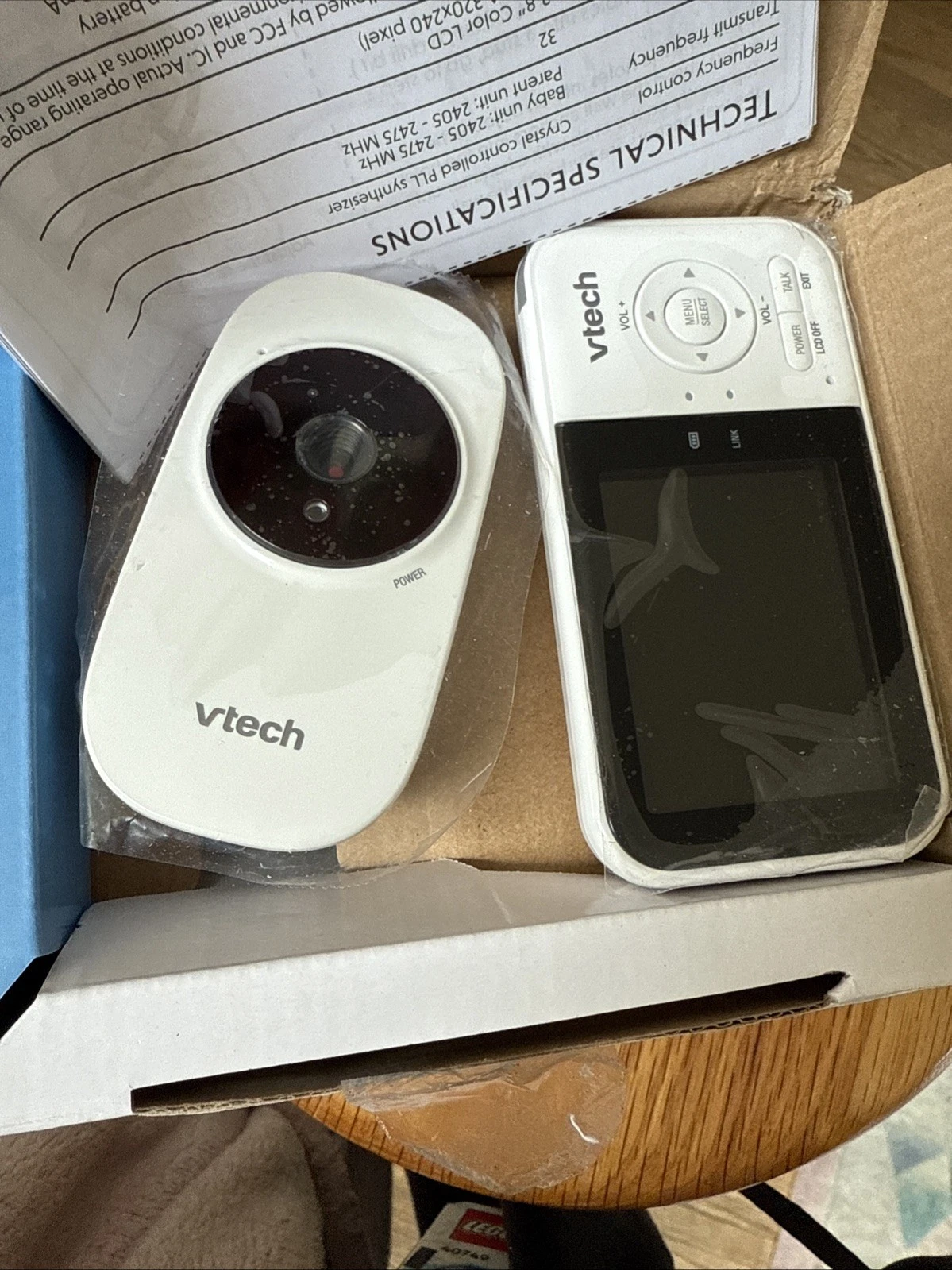 Vtech V Tech VM819 White 2.8” LCD Two Way Talk Screen Video Baby Monitor Camera
