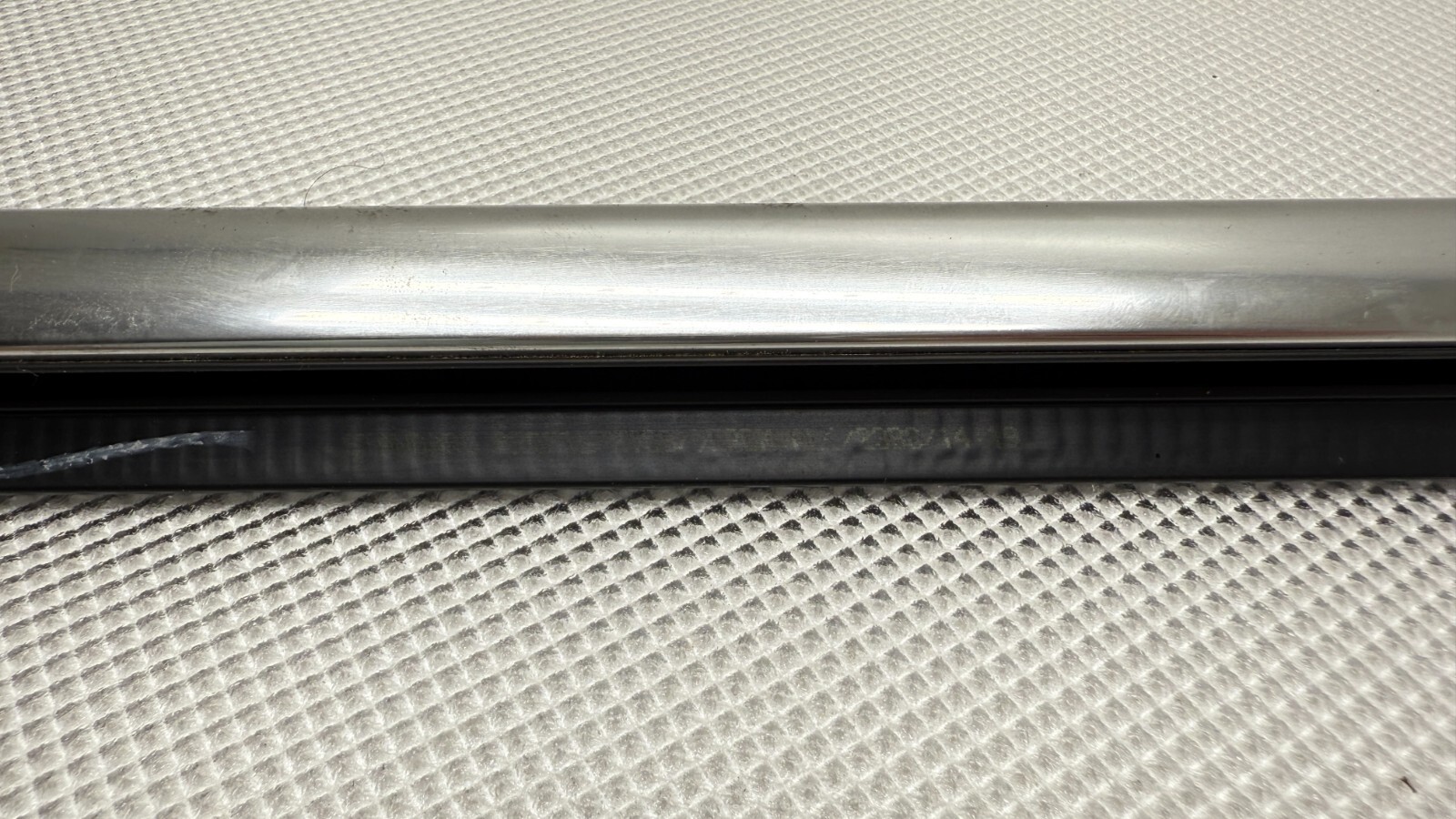 2017-2020 MASERATI LEVANTE REAR LEFT SIDE DOOR WINDOW BELT MOLDING 670137151 OEM