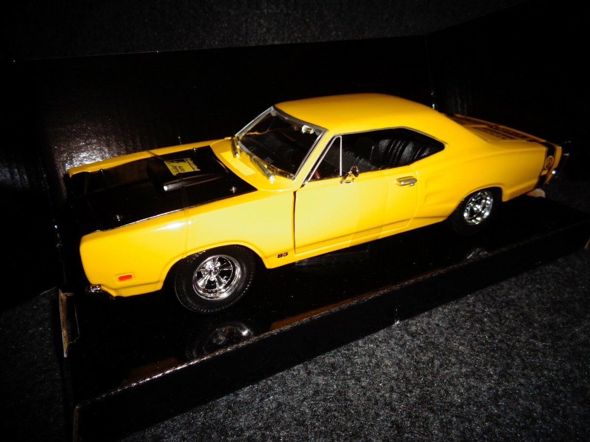 1:24 CROWN PREMIUMS 1969 DODGE SUPER BEE CORONET FEDERATED AUTO