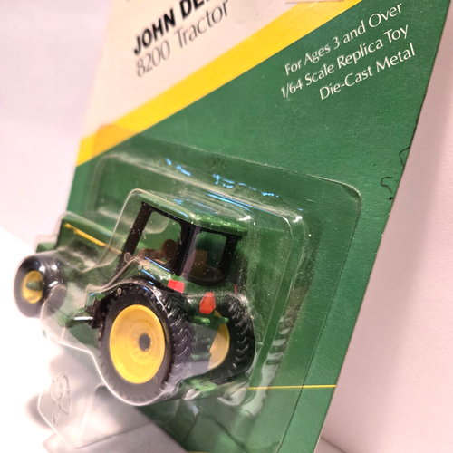 Diecast Ertl 1/64 Scale 1997 John Deere 8200 Tractor #5064 - Picture 3 of 4