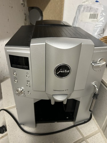 Jura IMPRESSA E75 Platinum 16 Tassen Espresso-Vollautomat