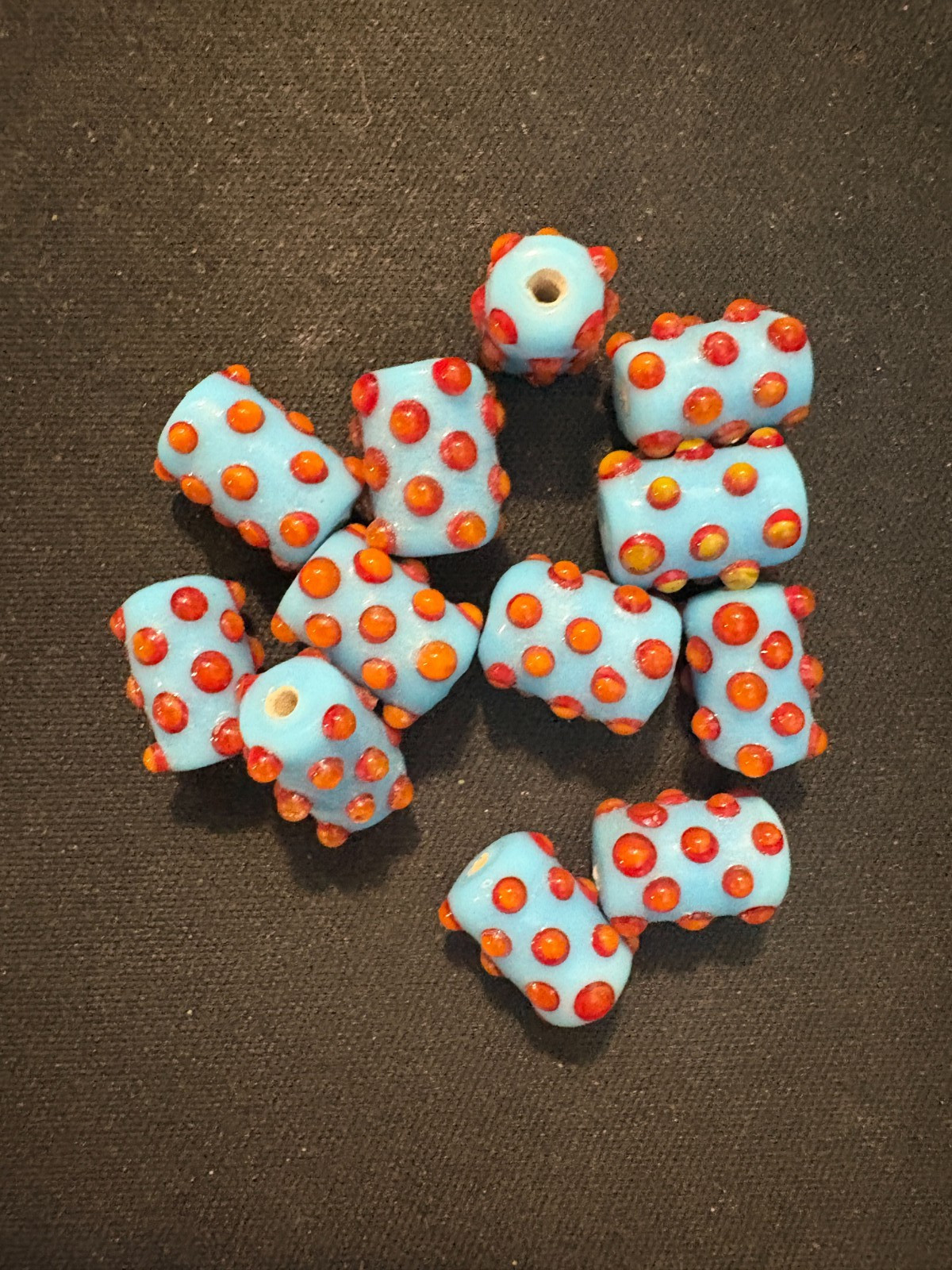 12 glass beads (B717)- Fancy Rare Dots Art Deco- 14mm