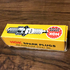 Vintage - NGK 7131 Spark Plugs BPR6ES - 1
