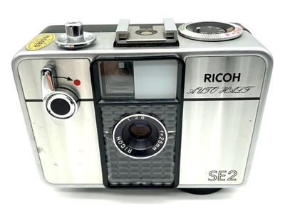 Ricoh Auto Half SE2 Sucherkamera mit Ricoh 25mm F:2,8 Halbformatkamera