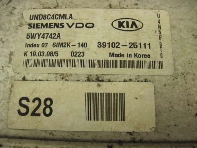 Computadora ECU ECM RONDO 2007 07 2008 08 2,4 L 39102-25111 795803 Foto 4 de 4