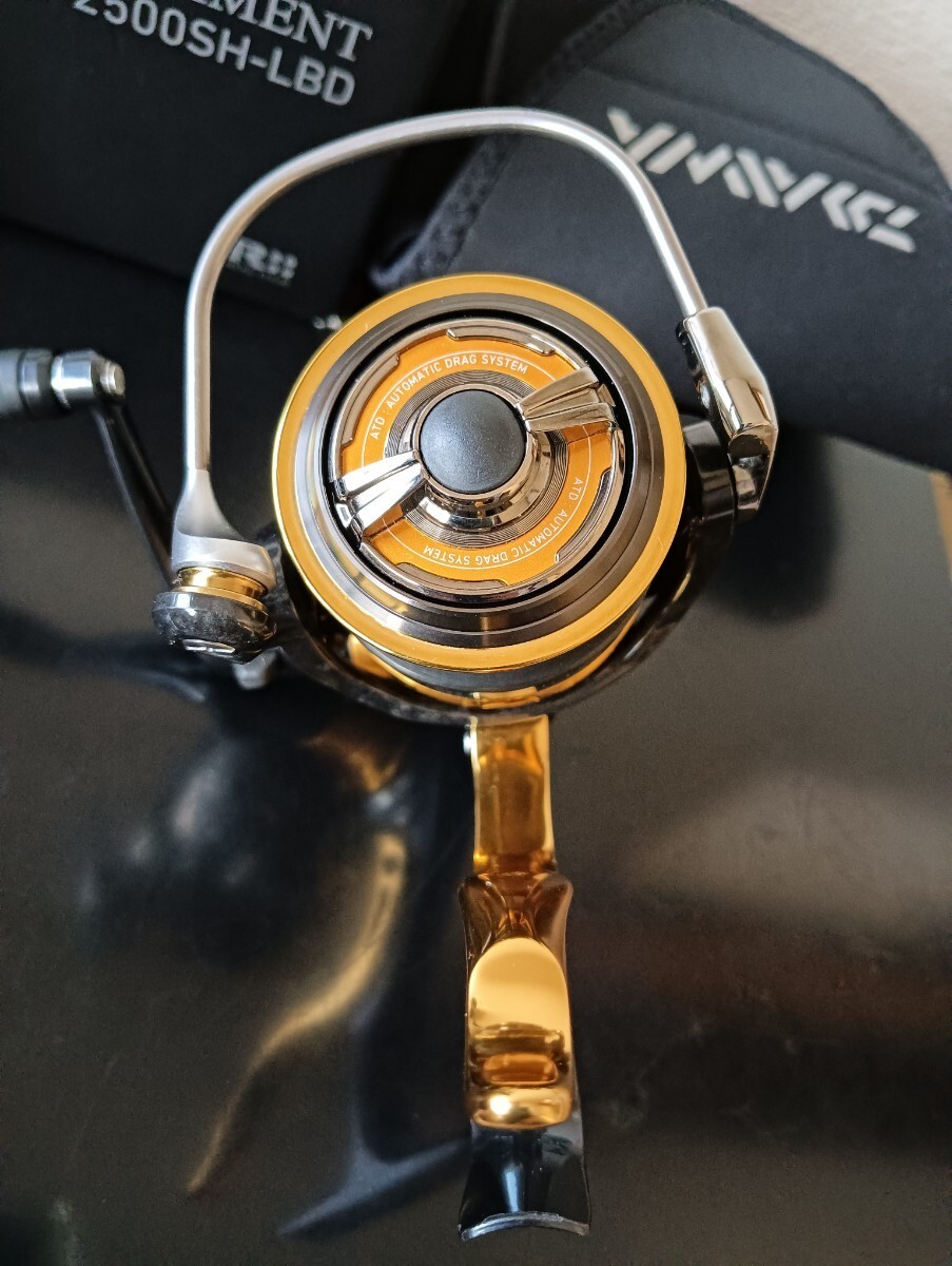 DAIWA 15 TOURNAMENT ISO 2500SH-LBD Lever Brake Reel Near