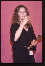 Faye Dunaway 1977 Academy Awards Camera Original 35mm Transparency Oscar Statue