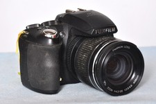 FujiFilm Finepix HS10 30x Zoom 10MP Flip Out Screen Bridge Digital Camera