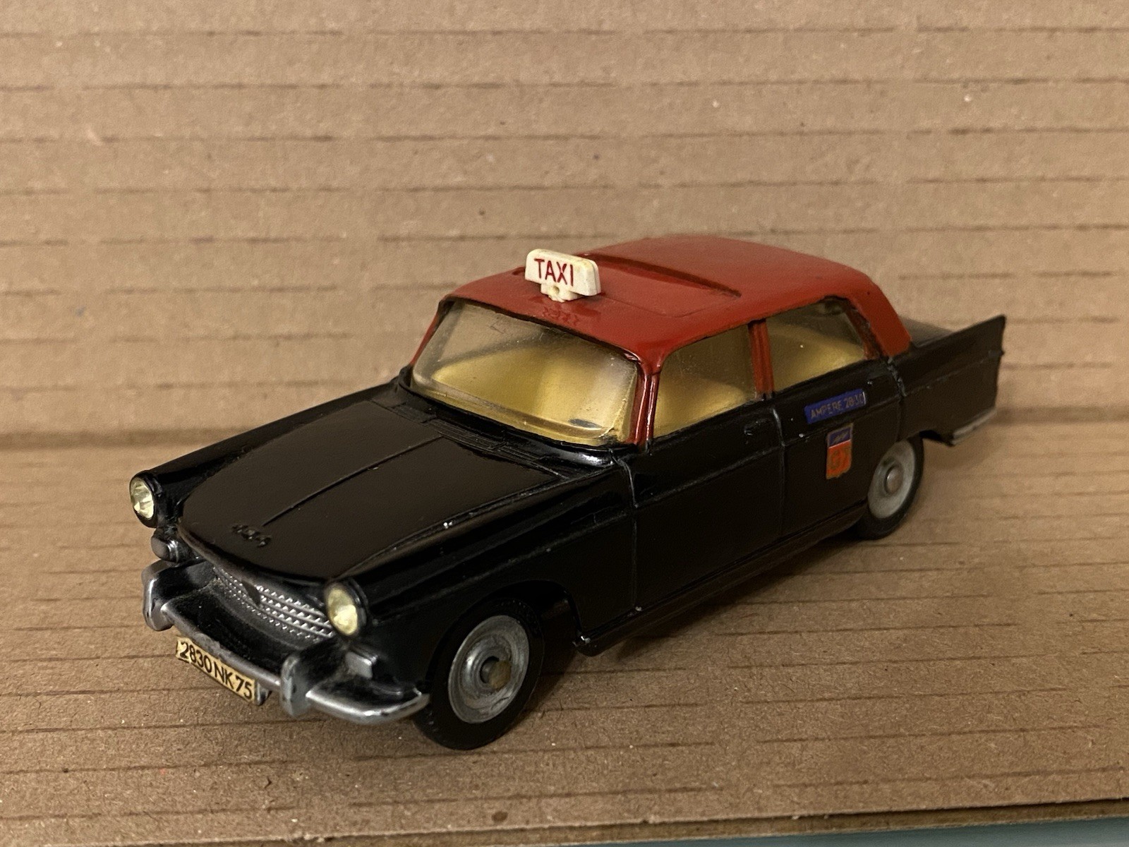 Dinky 1400, Peugeot 404 Taxi - Free Price Guide & Review