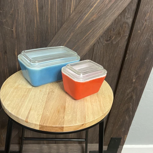 Vtg Pyrex Primary Refrigerator Dish Set Of 2 With Lids Blue & Red 501 & 502 USA