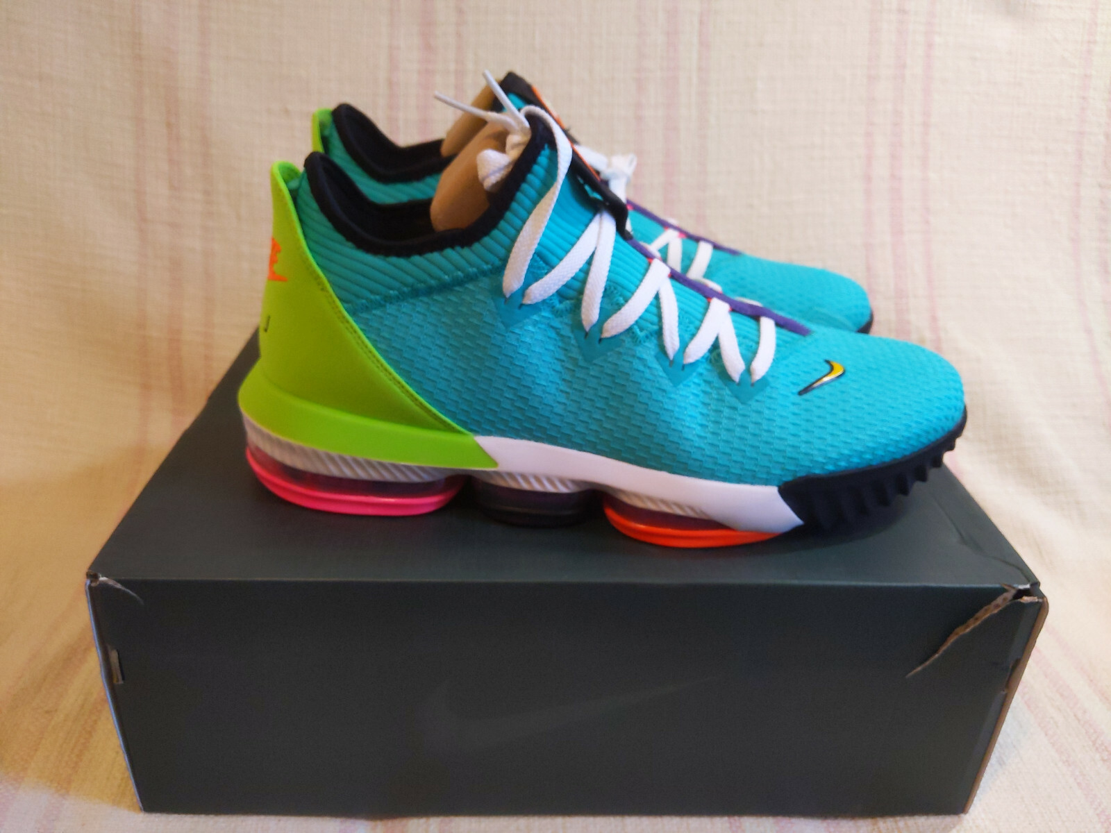 Nike LeBron 16 Low Air Max Trainer 2 