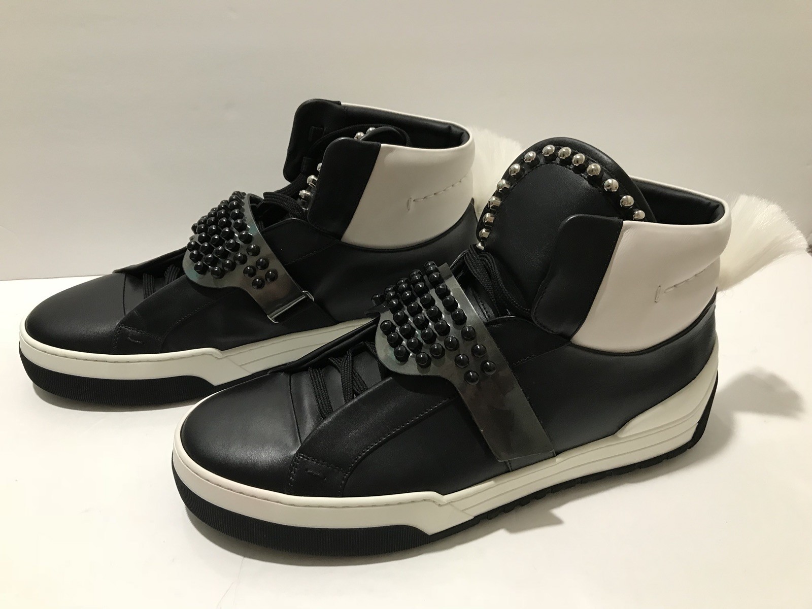 Sneakers alte Fendi Karlito pelle coda di pony borchie nero bianco 9 $1400