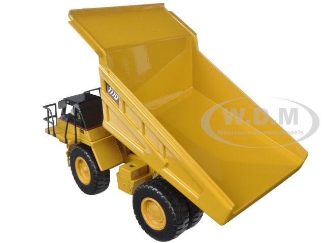 CAT CATERPILLAR 777D OFF HIGHWAY DUMP TRUCK 1/50 MODEL