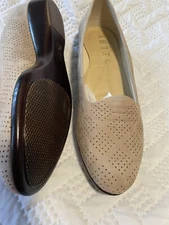 Selby Comfort Flex Women’s Size 9.5 Beige Tan Perforated Suede Comfort Shoes