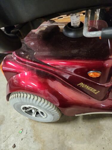 Merits Health S131 Pioneer 3 3-Wheel Mobility Scooter - Picture 5 of 15