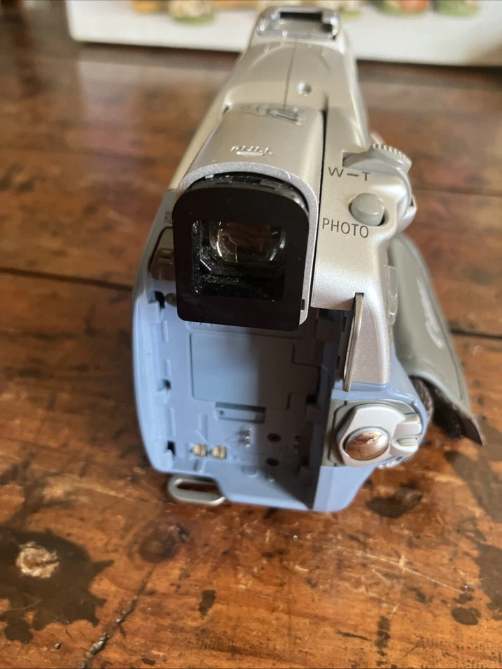 Canon ZR45MC Silver Mini DV Camcorder. Untested - Image 4 of 4