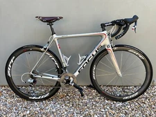 Focus Izalco Pro 2.0 C2 w/Zipp 303