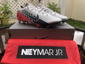 Indoor Neymar Football Shoes. Nike GB