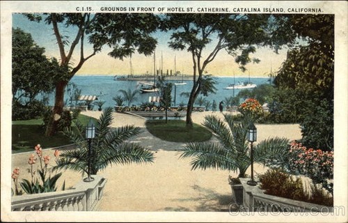 Santa Catalina Island,CA Hotel St. Catherine-Grounds in Front of Hotel Postcard - Picture 1 of 2