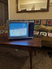 VINTAGE Montgomery Ward JSJ12227 13" CRT TV COLOR - Old School 1988 Retro Gaming