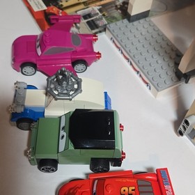 LEGO Cars: Big Bentley Bust Out (8639) Used 100% complete w/instructions. No box