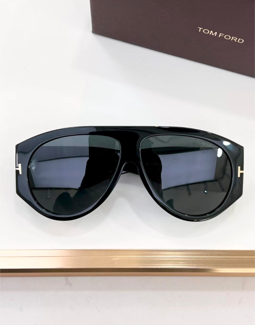 Tom Ford Bronson Sunglass TF1044 Black lens 60-12-140mm New | eBay