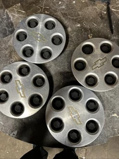 Chevrolet Tahoe Astro Avalanche center cap set of 4, 2000-2003 p/n 15004143 S3