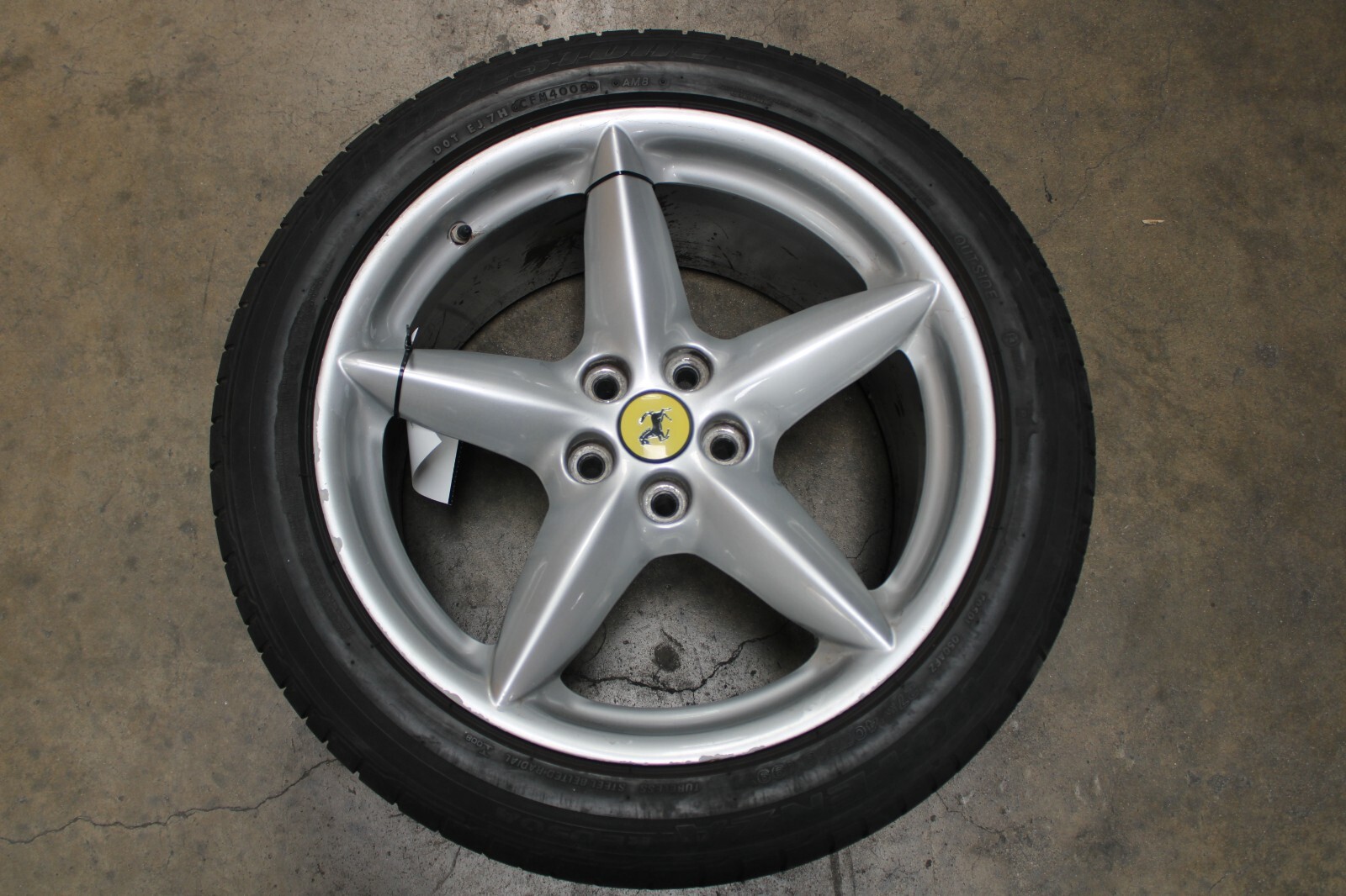 Ferrari 360, Rear Wheel, 5 Star, Chipped Paint, Used, P/N 164175