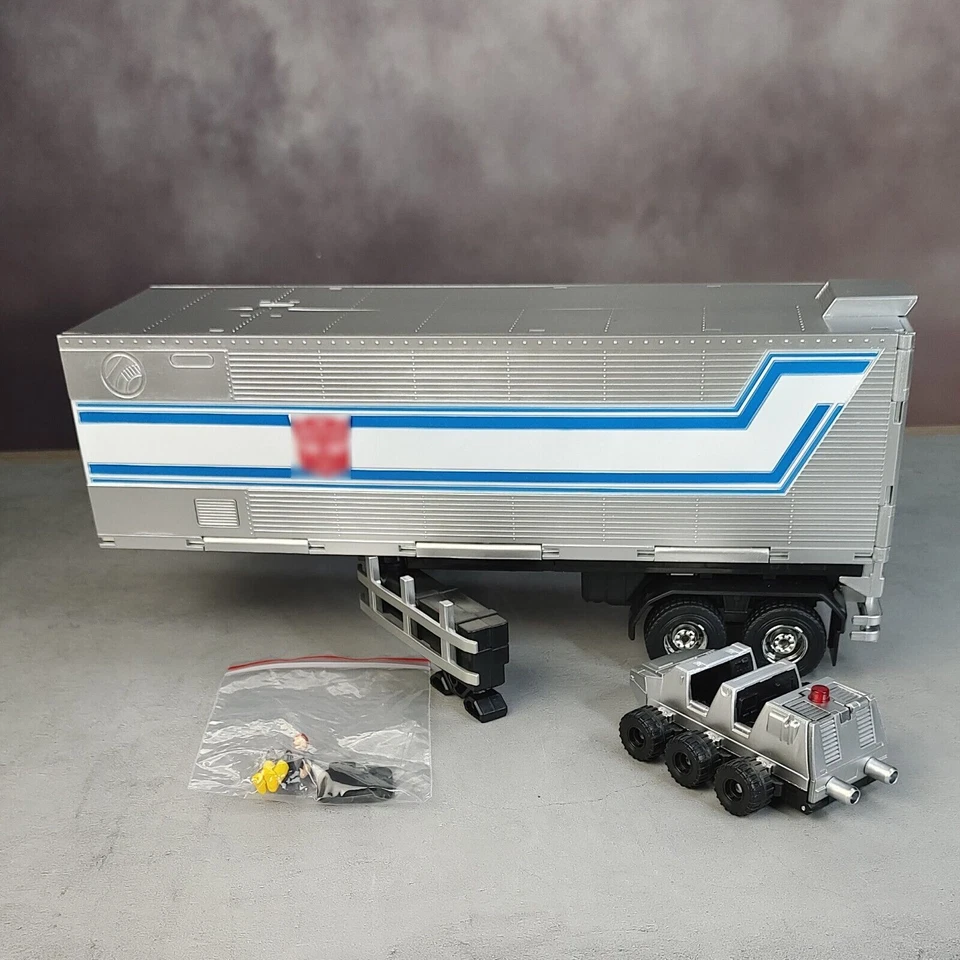 New Transformation Toys Masterpiece MP10 OP Trailer Garage in Stock - Image 2 of 4