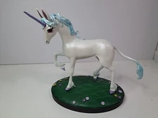 Think Geek Chronicle Collectibles Last Unicorn Statue
