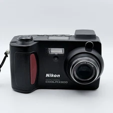 Nikon COOLPIX 800 2.1MP Digital Camera - Black