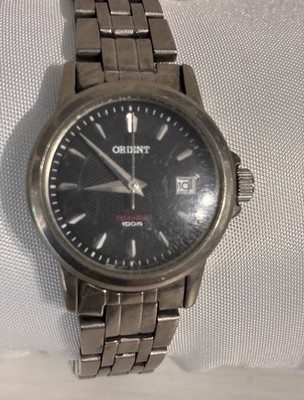 Vintage Orient Titanium 100M Quartz Watch Black Dial Date Men s Wristwatch