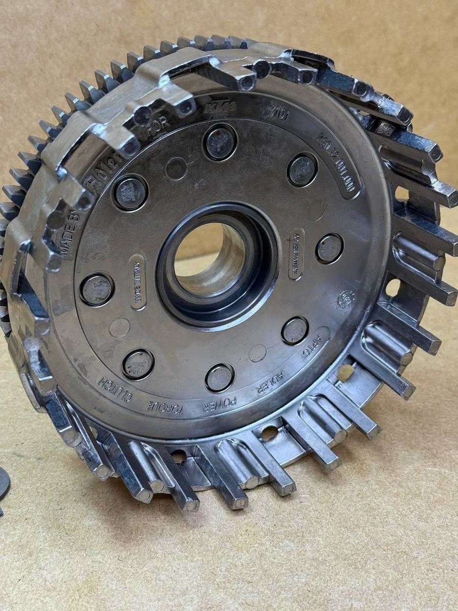 ktm 690 Husqvarna 701 2008-2023 clutch basket Housing 75032001000