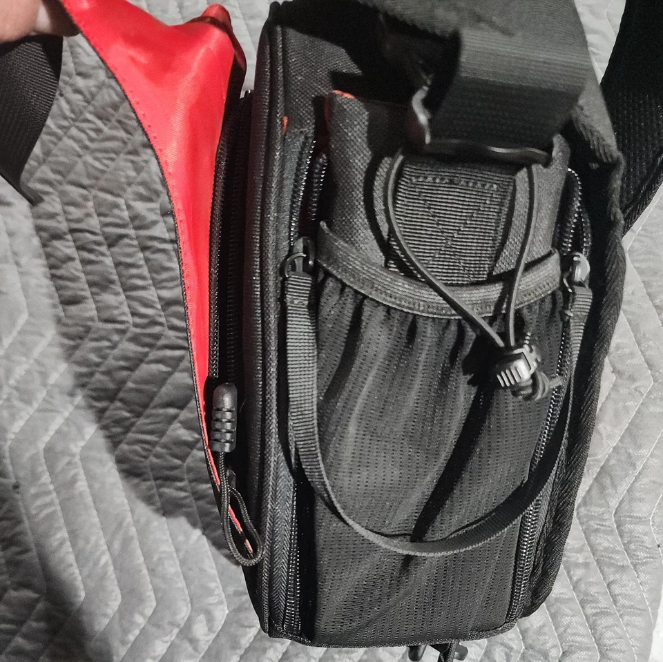Bolsa para Cámara Mochila Eslinga Estuche para Cámara Impermeable NEGRO y ROJO Tamaño Grande Caden Foto 4 de 4