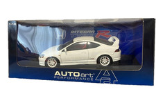 AUTOart 1/18 Honda Integra Type R DC5
