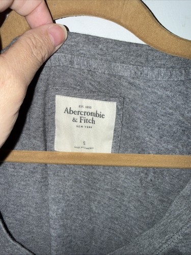 2008 Abercrombie Fitch Small Gray Deep V-Neck Stretch T-Shirt Embroidered Logo - Picture 3 of 6