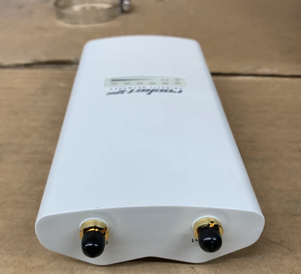 Rocket M900 Carrier Class AirMax BaseStation 900MHz - TESTED WORKING - Image 3 of 4