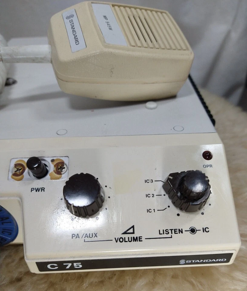 STANDARD HORIZON MARINE VHF RADIO C75 FM  w/MICROPHONE LOOKS & WORKS WELL - Image 4 of 4