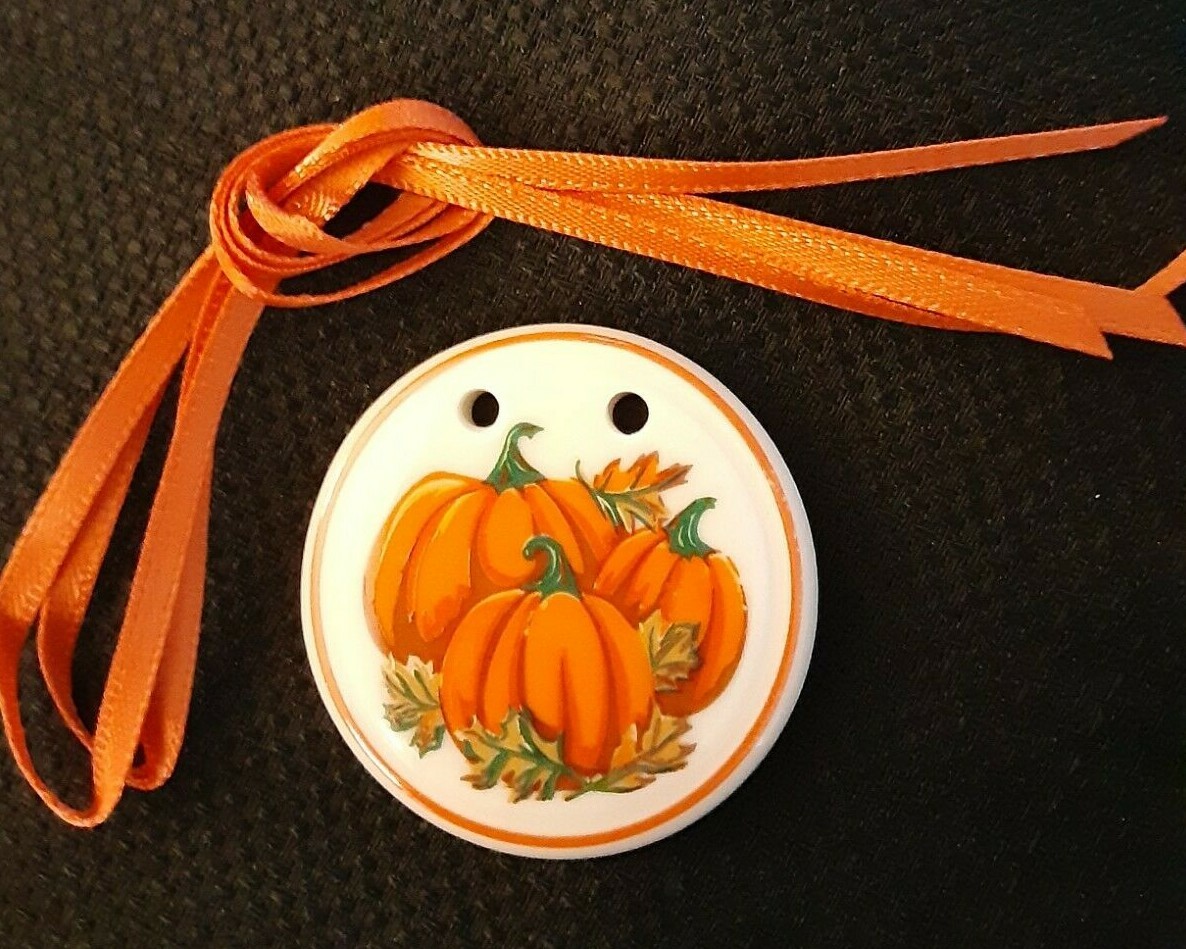 NIB SET (3) LONGABERGER CERAMIC BASKET TIE ONS...PUMPKIN, BAKERS BOUNTY