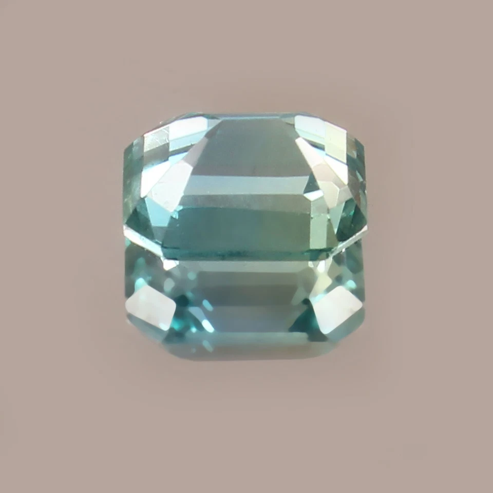 3.95 CT - AAA Extreme Quality Ceylon Parti Sapphire Loose Radiant Cut Gemstone - Image 4 of 4