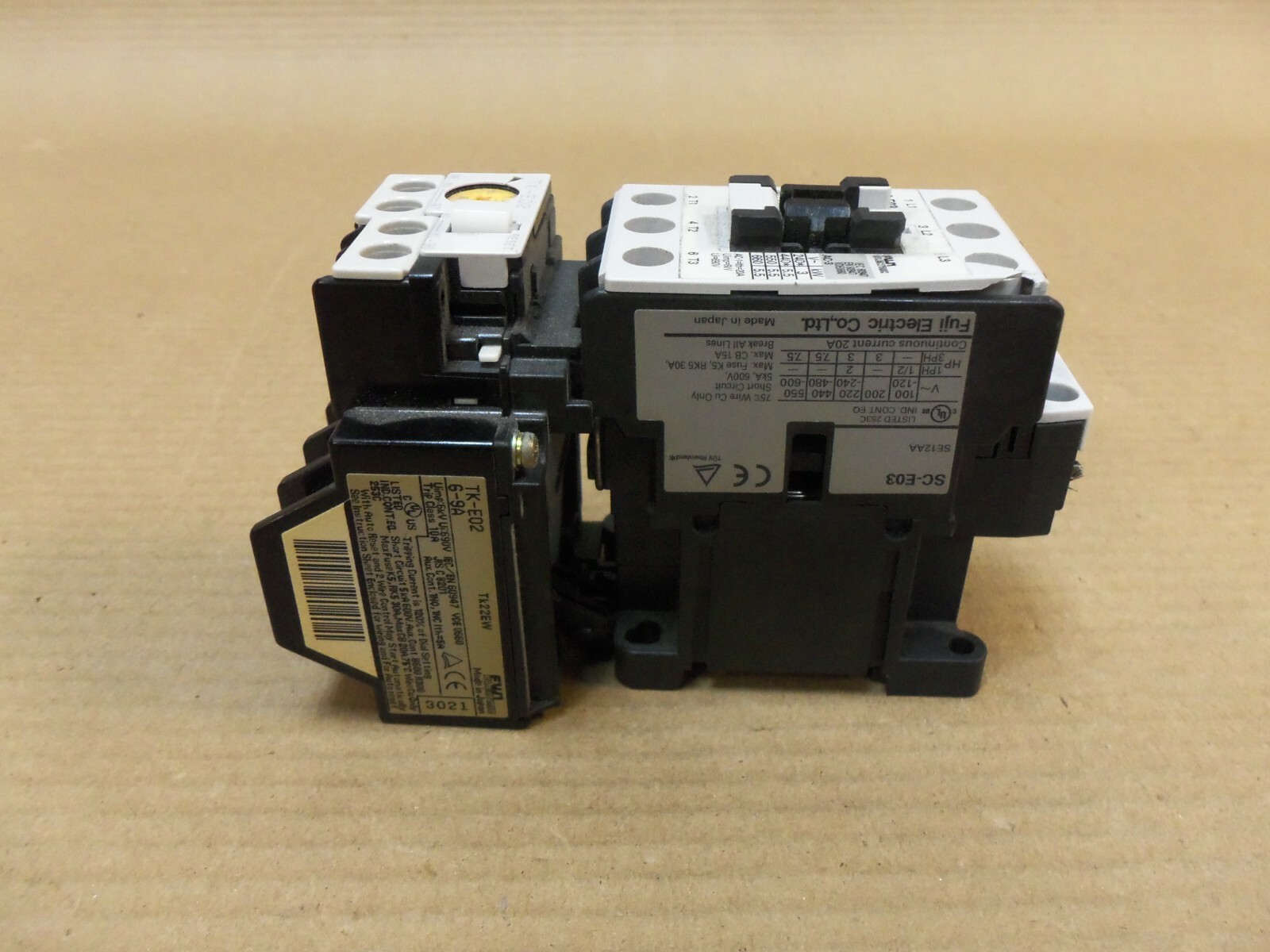 Contattore Magnetico Fuji Electric SC-E03 220V – Nuovo (Spedizione Gratuita)